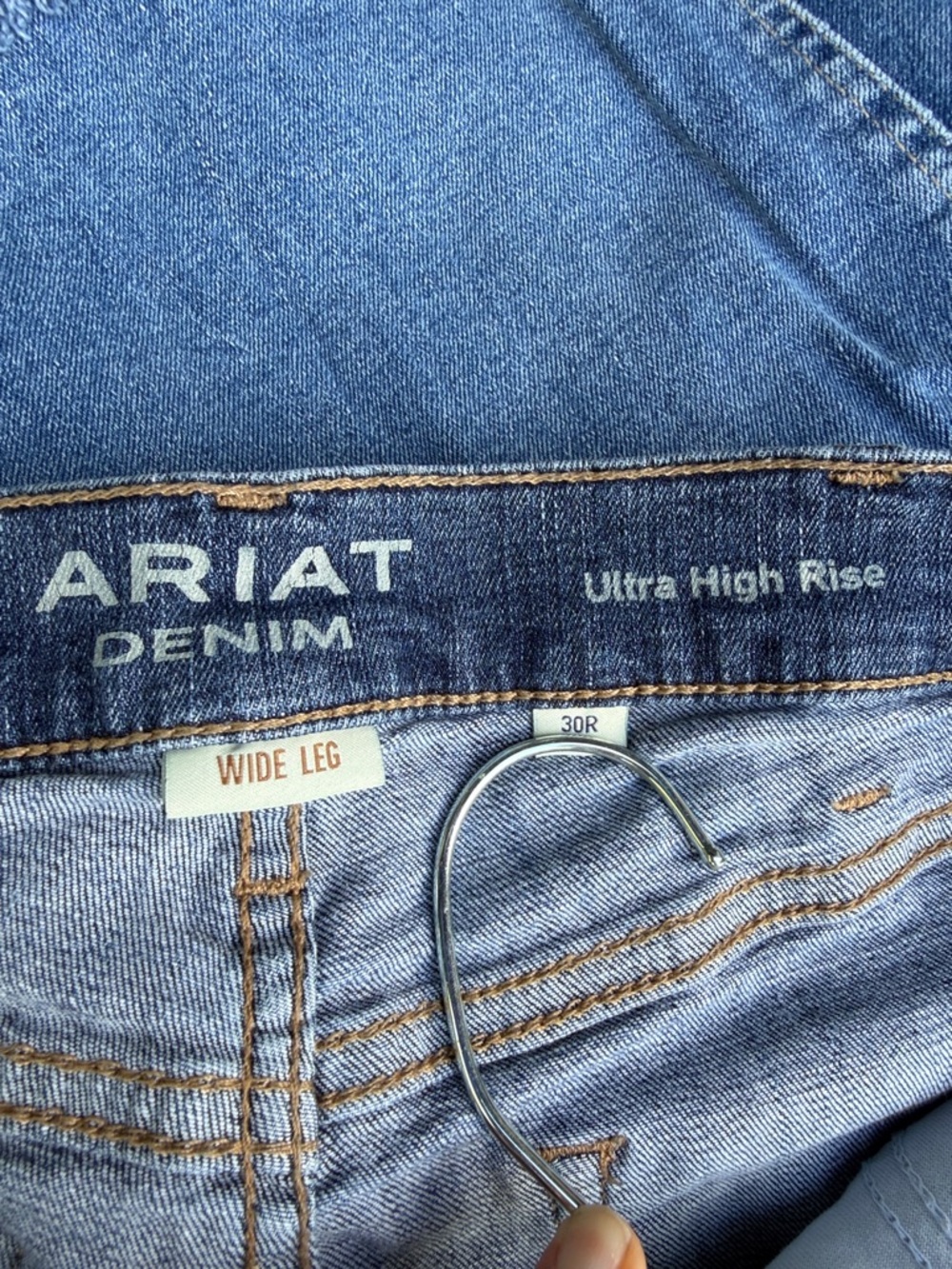 Ariat Classic Medium Blue Wide Leg Jeans - Picture 2 of 4